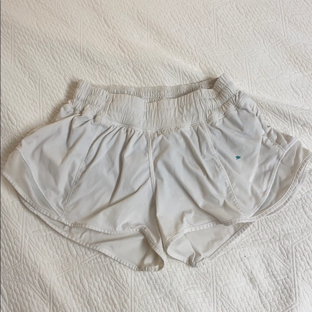 Lululemon Hotty Hot Short II 2.5”